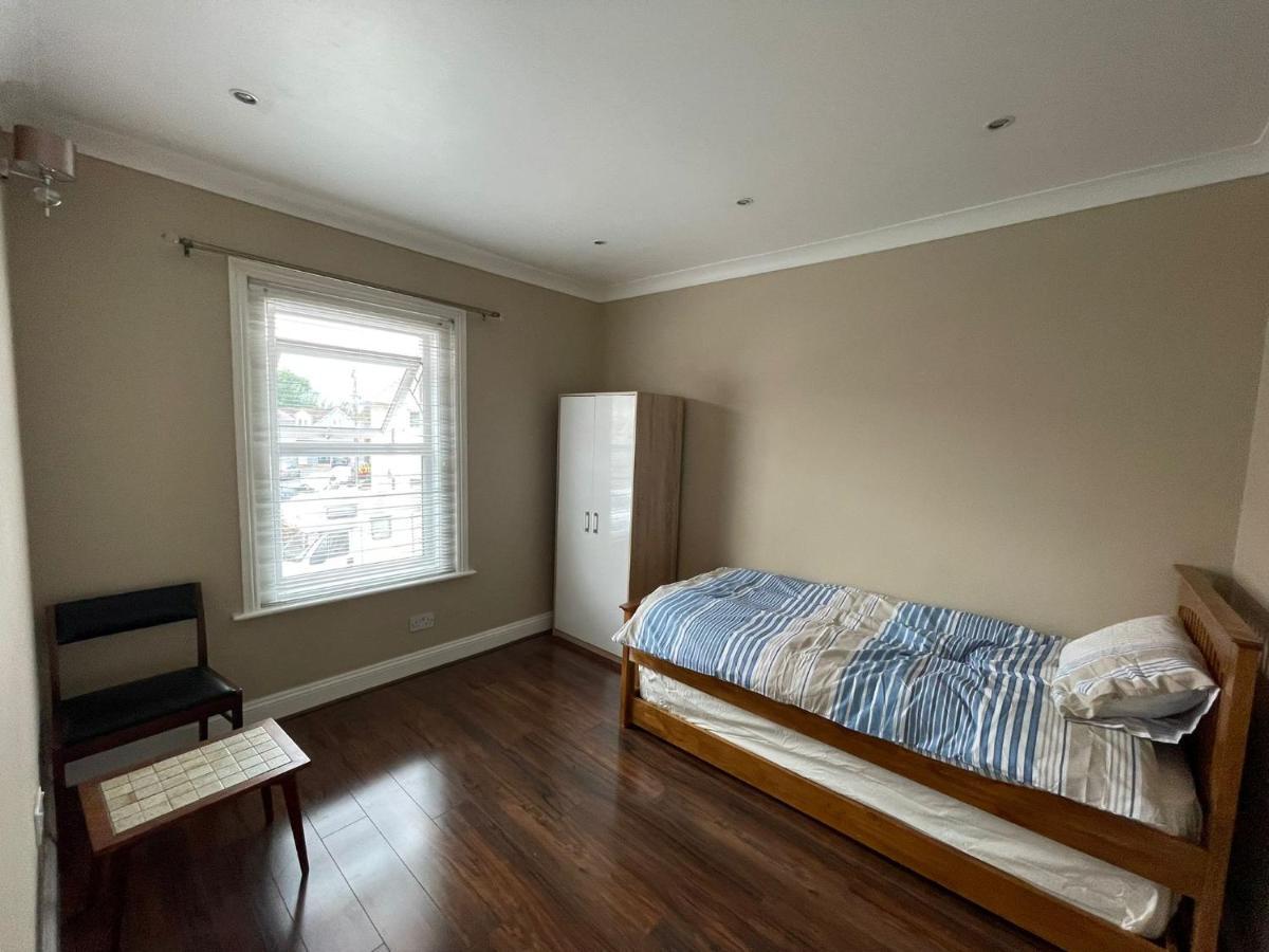 4 Bedroom House 10 Mins Walk To The Beach And Less Than A Mile From Bournemouth Main Station Екстер'єр фото