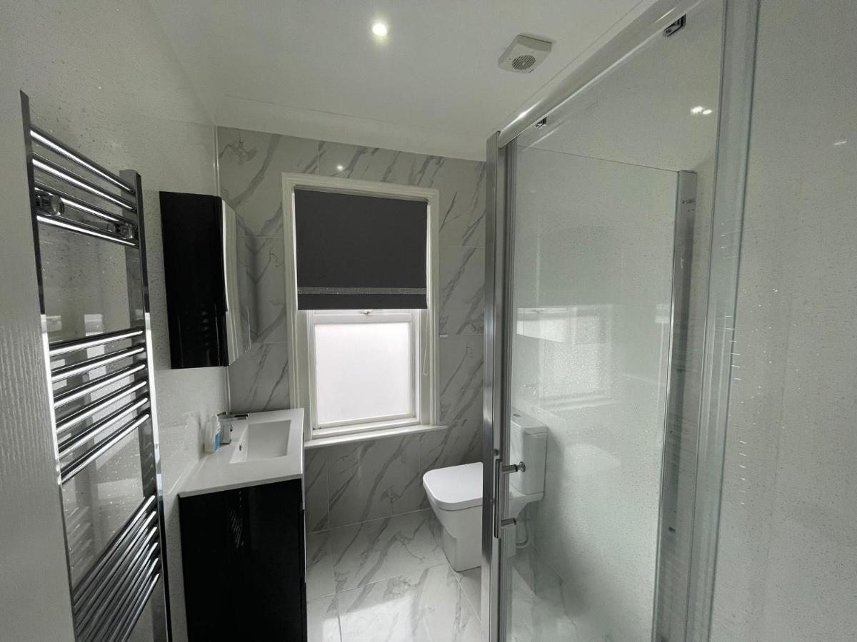 4 Bedroom House 10 Mins Walk To The Beach And Less Than A Mile From Bournemouth Main Station Екстер'єр фото