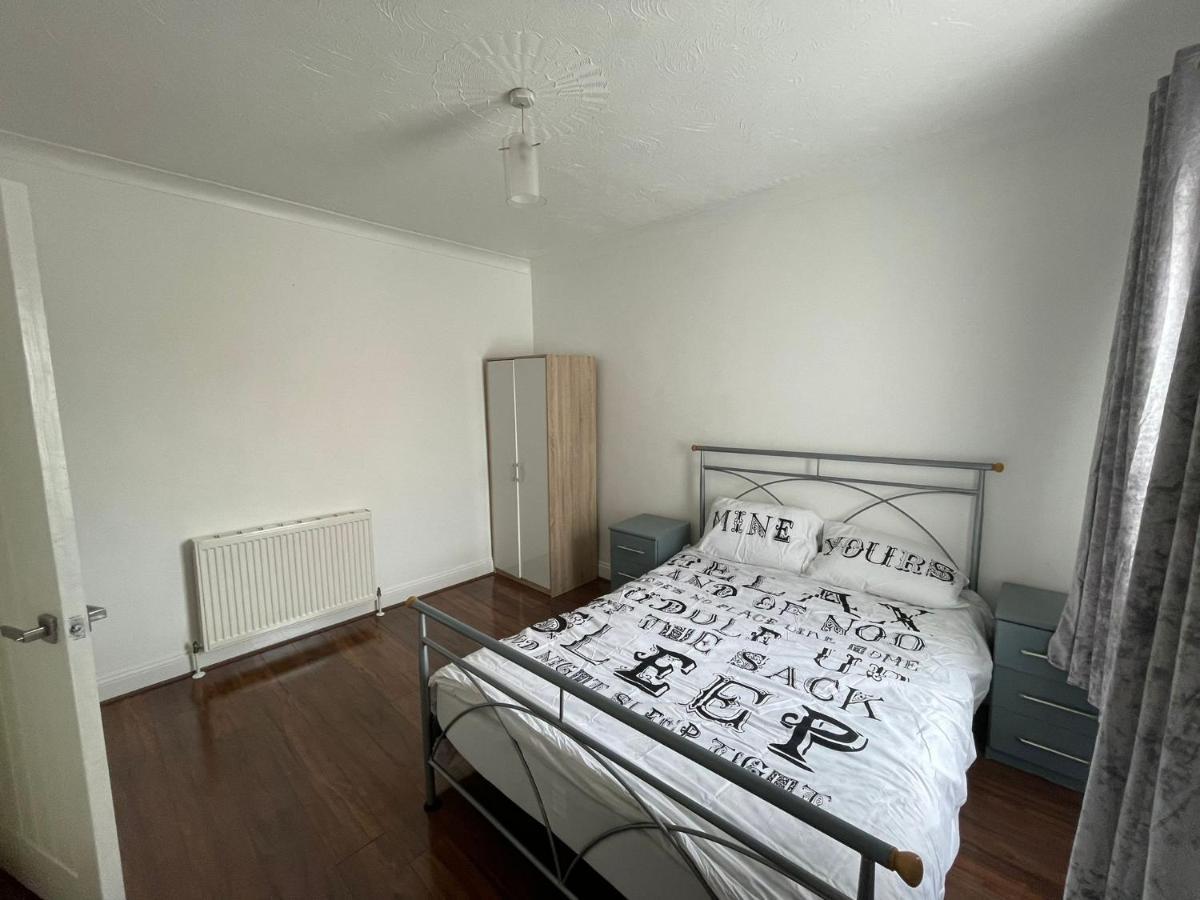 4 Bedroom House 10 Mins Walk To The Beach And Less Than A Mile From Bournemouth Main Station Екстер'єр фото