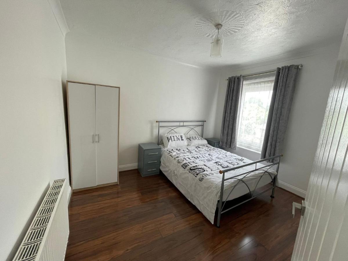 4 Bedroom House 10 Mins Walk To The Beach And Less Than A Mile From Bournemouth Main Station Екстер'єр фото