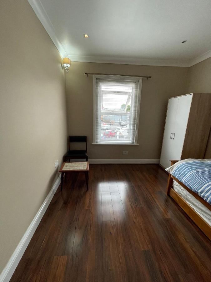 4 Bedroom House 10 Mins Walk To The Beach And Less Than A Mile From Bournemouth Main Station Екстер'єр фото