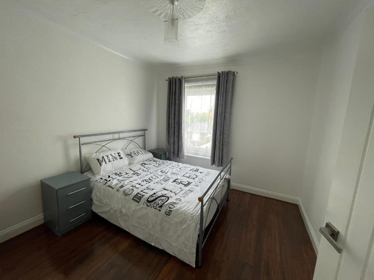 4 Bedroom House 10 Mins Walk To The Beach And Less Than A Mile From Bournemouth Main Station Екстер'єр фото
