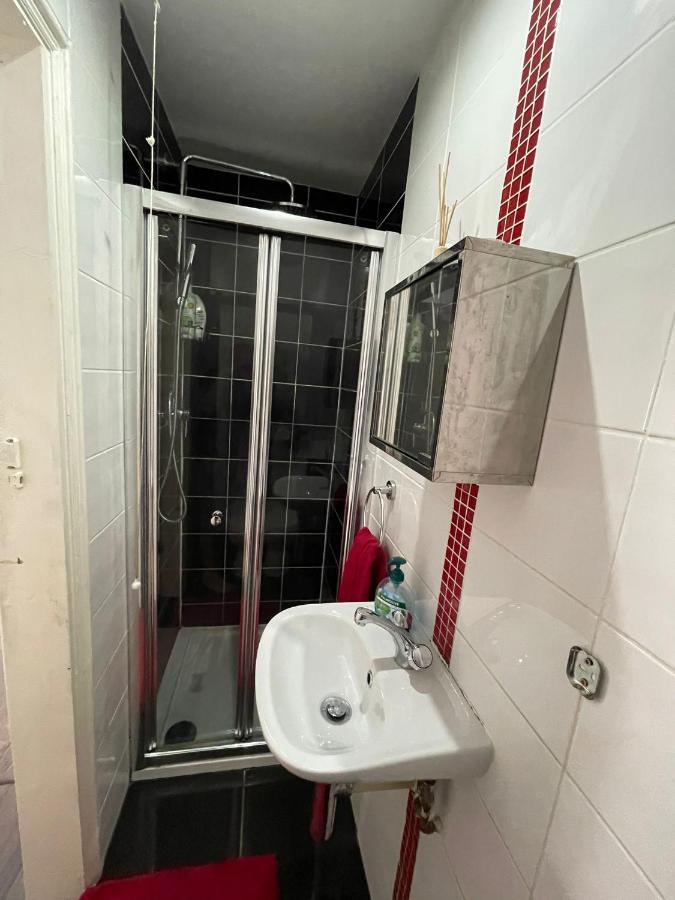 4 Bedroom House 10 Mins Walk To The Beach And Less Than A Mile From Bournemouth Main Station Екстер'єр фото