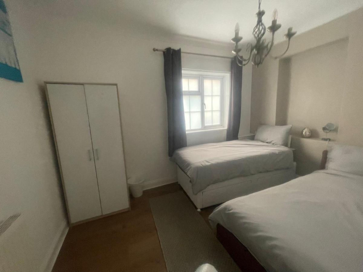4 Bedroom House 10 Mins Walk To The Beach And Less Than A Mile From Bournemouth Main Station Екстер'єр фото