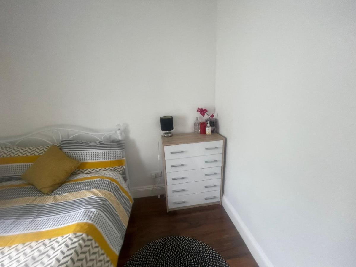 4 Bedroom House 10 Mins Walk To The Beach And Less Than A Mile From Bournemouth Main Station Екстер'єр фото